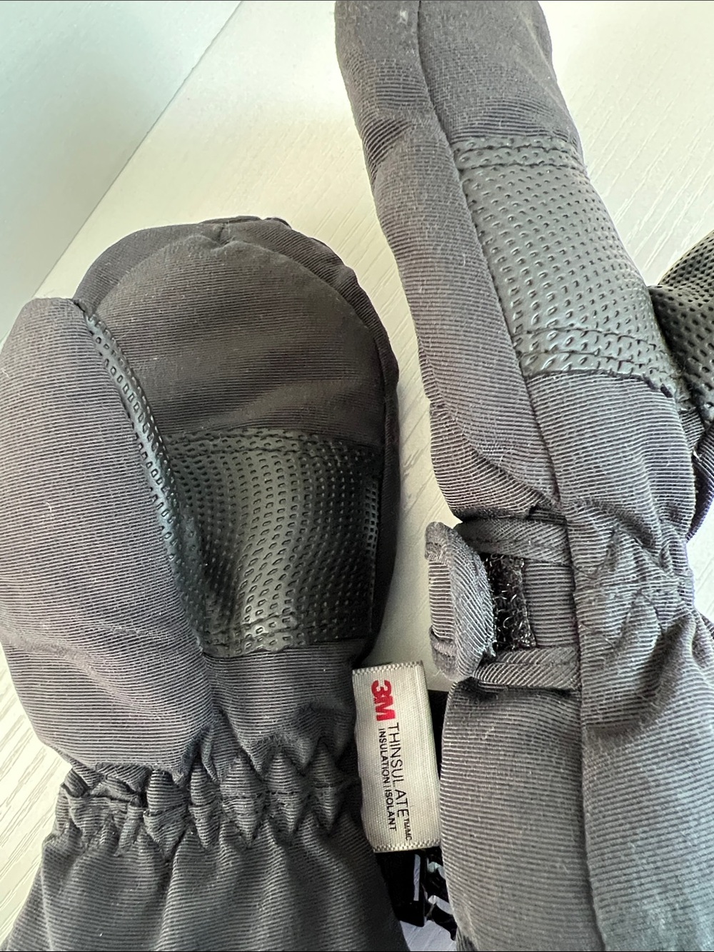 3M Thinsulate | Black Kids Mittens Size 2T/3T - Picture 13 of 14